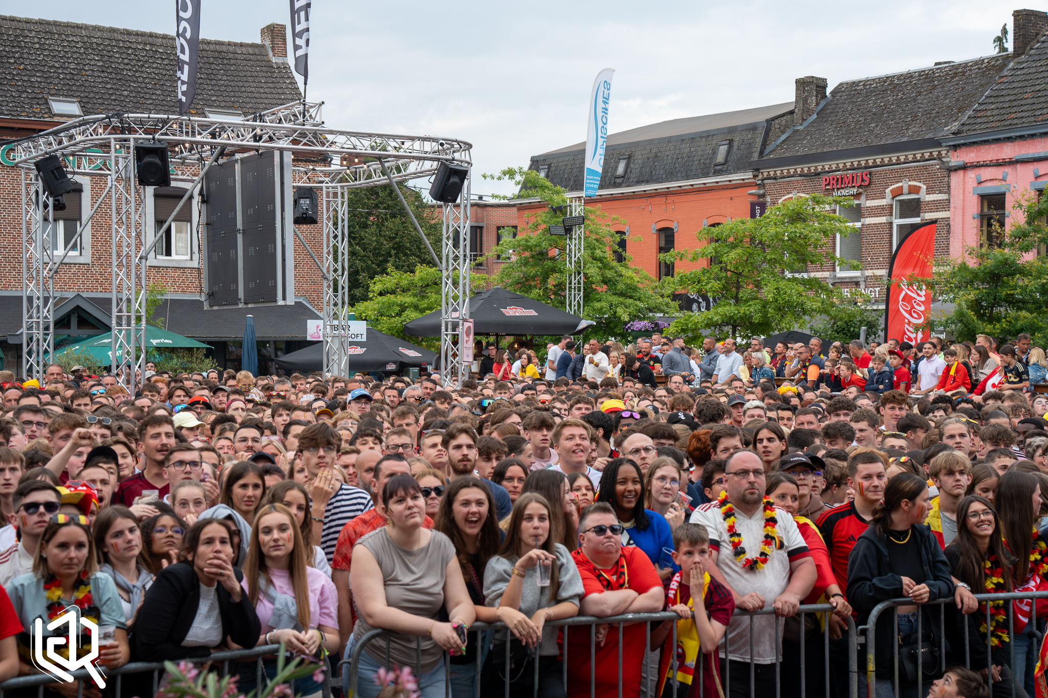 Visiteurs et ambiance générale à la Plaza